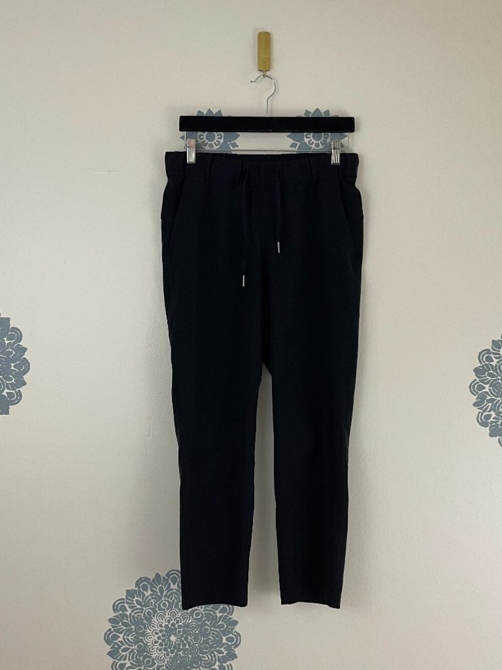 Lululemon On The Fly Pants Woven 27" Black Size 8